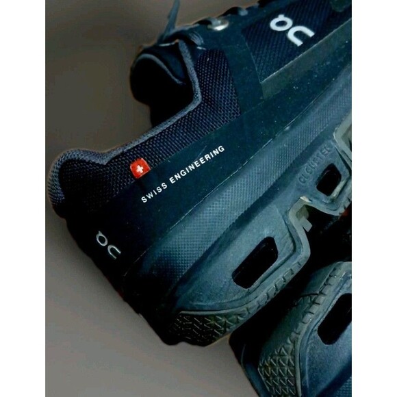 On Running Women’s Cloud Waterproof Sneakers Black Size 7.5 Athletic Shoes - Picture 14 of 15